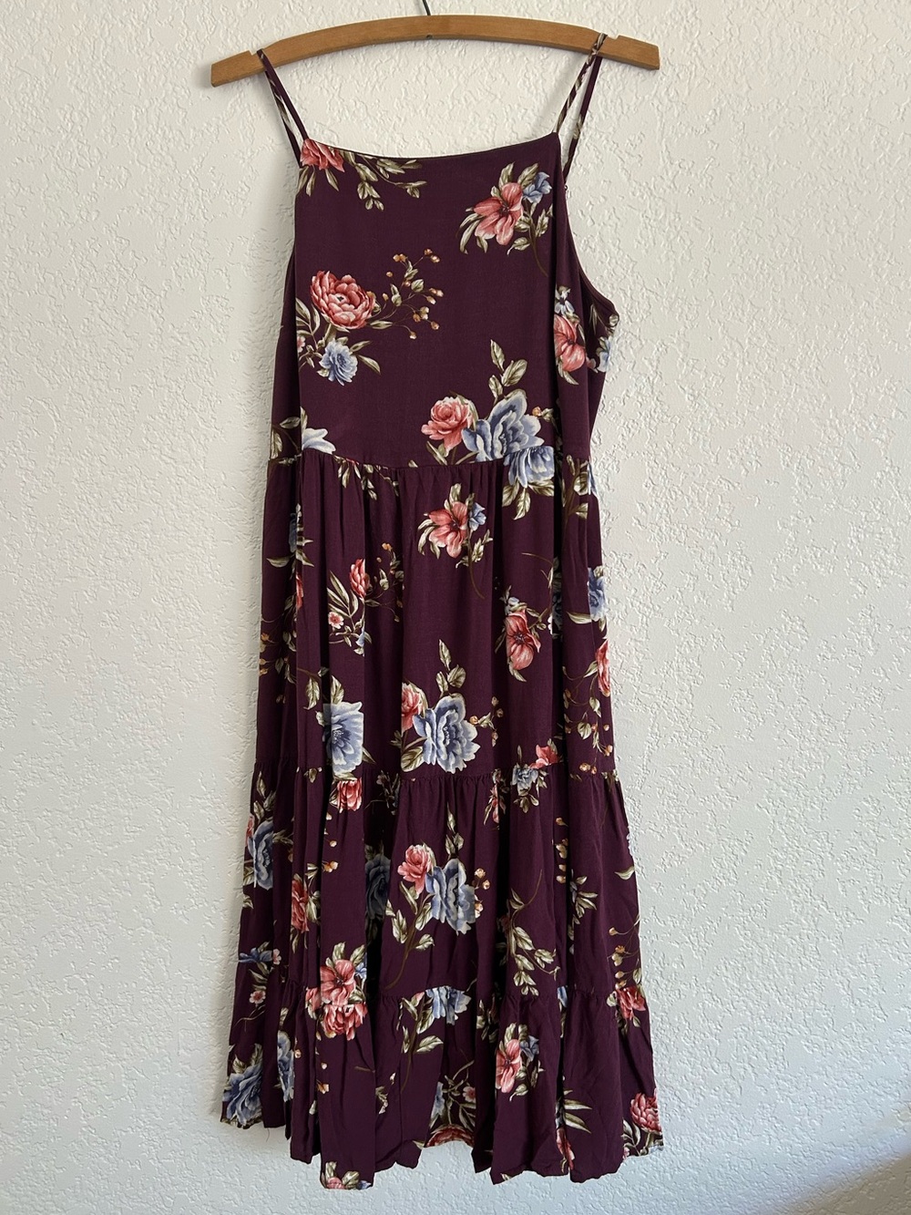 💟 Xhilaration Plum Floral Spaghetti-Strap Tiered Maxi Dress